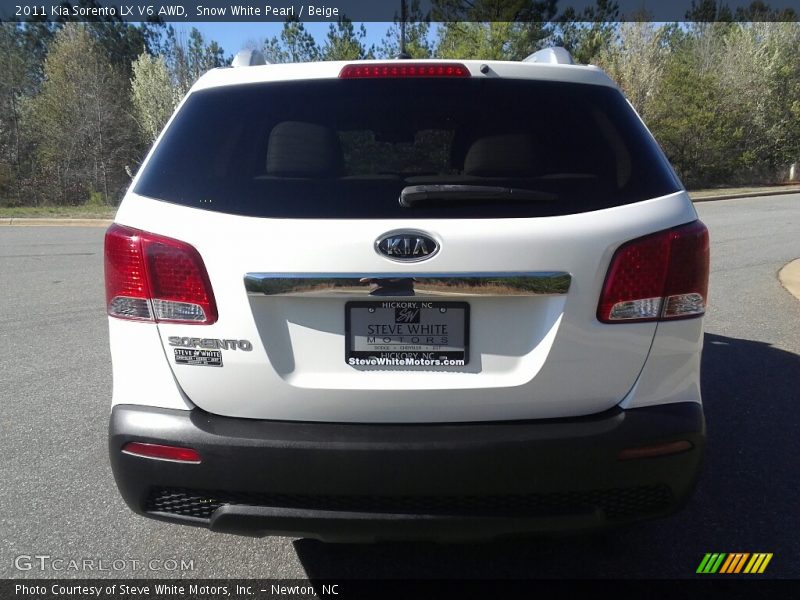 Snow White Pearl / Beige 2011 Kia Sorento LX V6 AWD