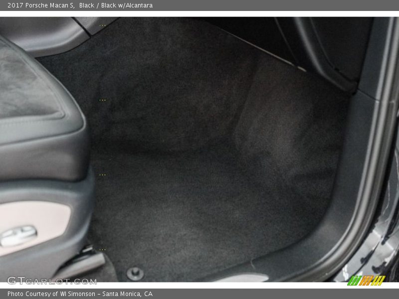Black / Black w/Alcantara 2017 Porsche Macan S