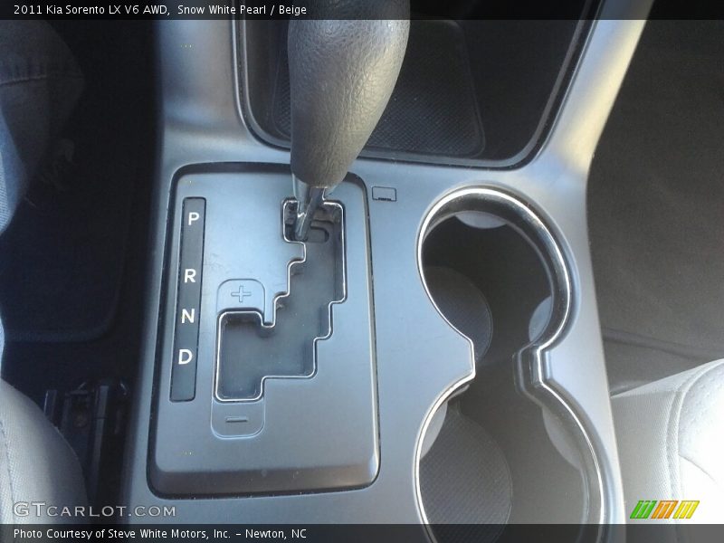 Snow White Pearl / Beige 2011 Kia Sorento LX V6 AWD