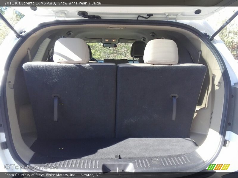 Snow White Pearl / Beige 2011 Kia Sorento LX V6 AWD
