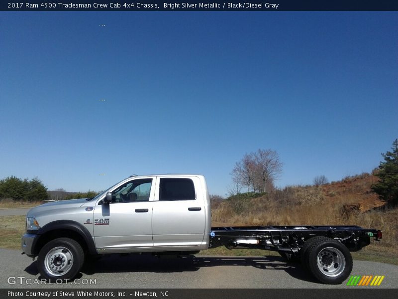  2017 4500 Tradesman Crew Cab 4x4 Chassis Bright Silver Metallic