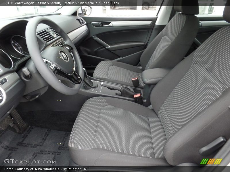 Reflex Silver Metallic / Titan Black 2016 Volkswagen Passat S Sedan