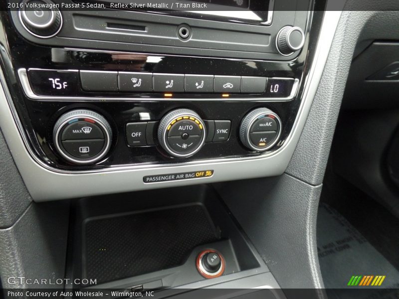 Controls of 2016 Passat S Sedan