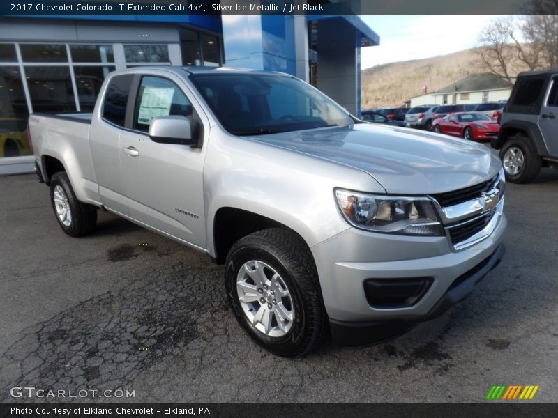 Front 3/4 View of 2017 Colorado LT Extended Cab 4x4