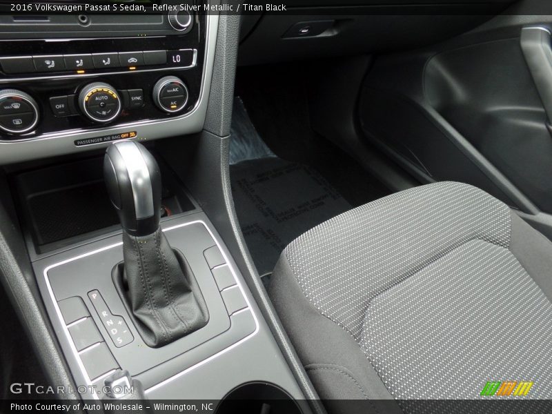 Reflex Silver Metallic / Titan Black 2016 Volkswagen Passat S Sedan