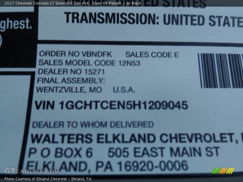 Silver Ice Metallic / Jet Black 2017 Chevrolet Colorado LT Extended Cab 4x4