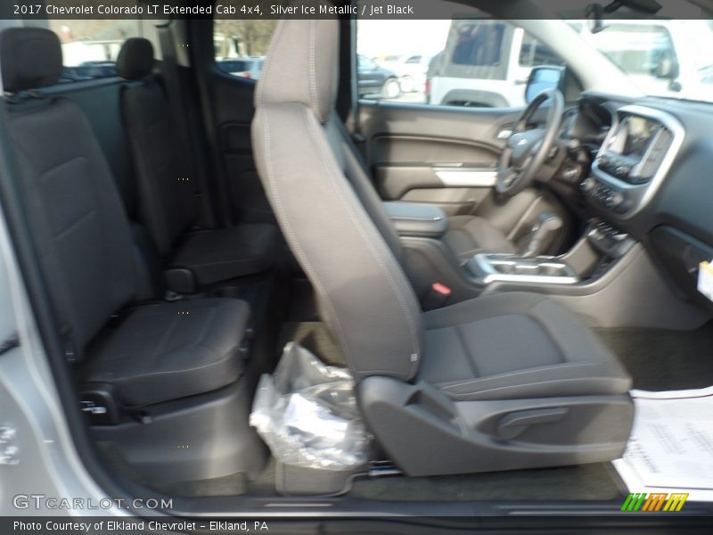 Silver Ice Metallic / Jet Black 2017 Chevrolet Colorado LT Extended Cab 4x4