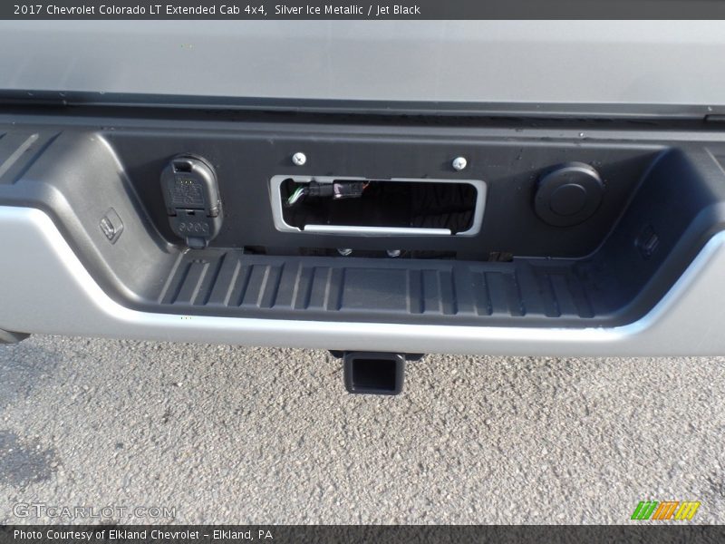 Silver Ice Metallic / Jet Black 2017 Chevrolet Colorado LT Extended Cab 4x4