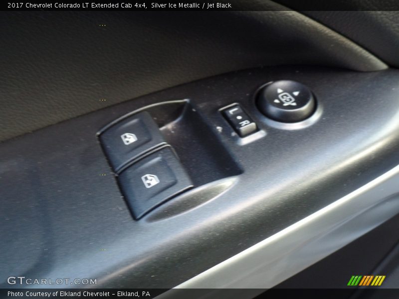 Silver Ice Metallic / Jet Black 2017 Chevrolet Colorado LT Extended Cab 4x4