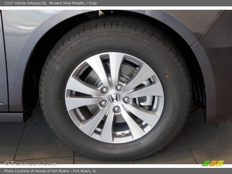 Modern Steel Metallic / Gray 2017 Honda Odyssey SE