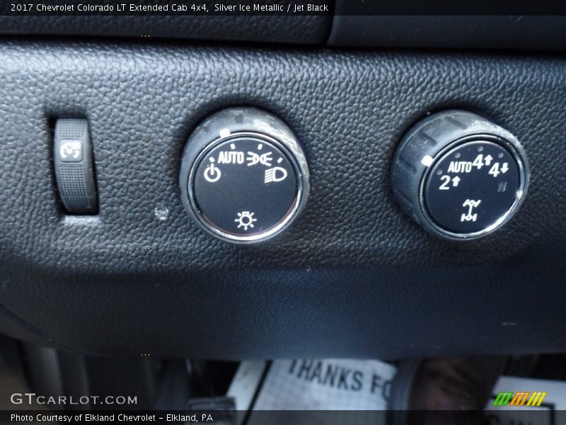 Silver Ice Metallic / Jet Black 2017 Chevrolet Colorado LT Extended Cab 4x4