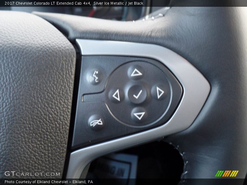Silver Ice Metallic / Jet Black 2017 Chevrolet Colorado LT Extended Cab 4x4