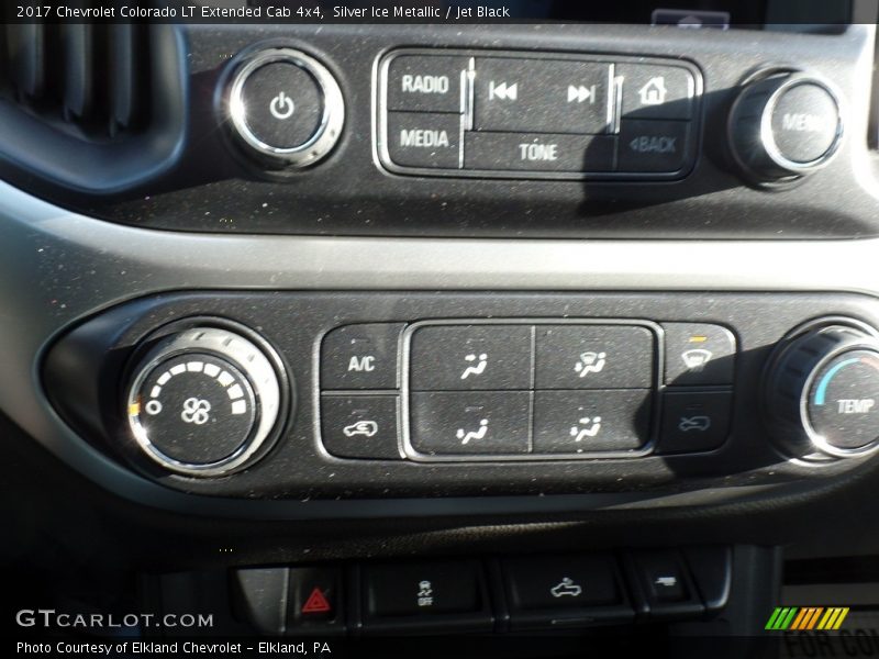 Silver Ice Metallic / Jet Black 2017 Chevrolet Colorado LT Extended Cab 4x4