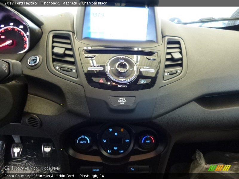 Magnetic / Charcoal Black 2017 Ford Fiesta ST Hatchback