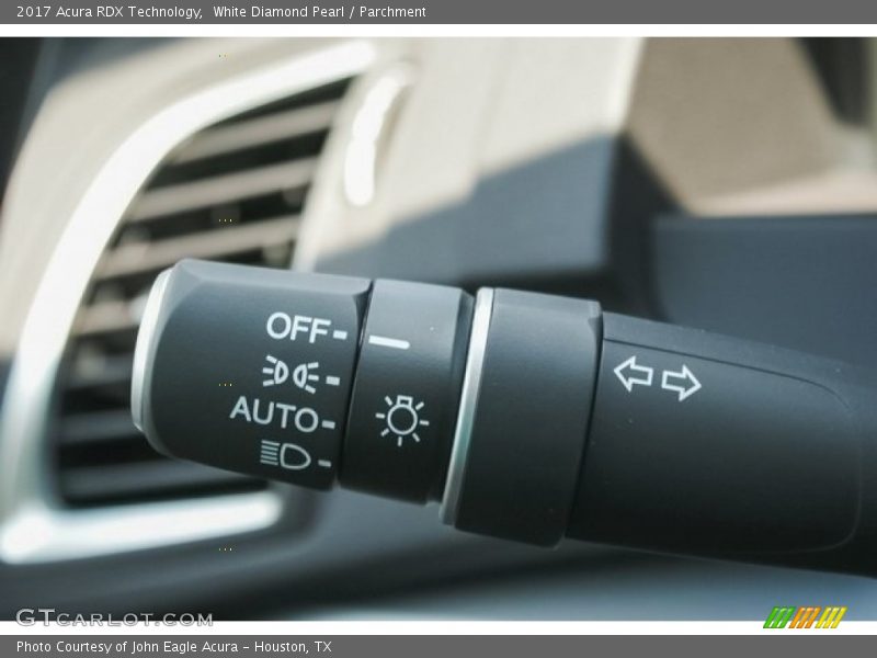 White Diamond Pearl / Parchment 2017 Acura RDX Technology