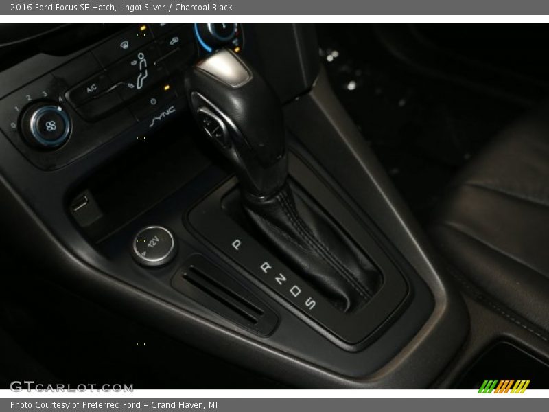 Ingot Silver / Charcoal Black 2016 Ford Focus SE Hatch