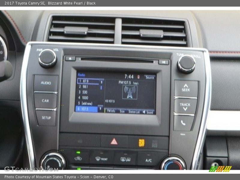 Blizzard White Pearl / Black 2017 Toyota Camry SE