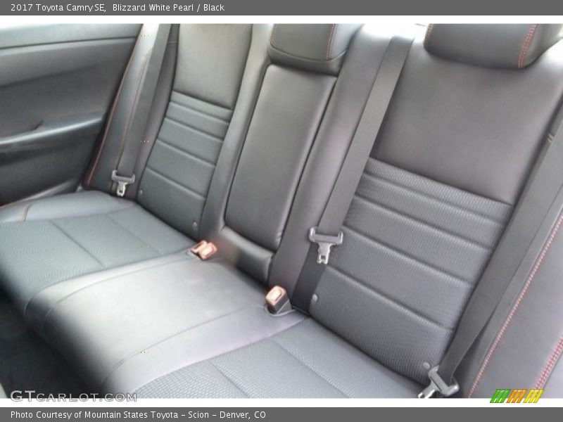 Blizzard White Pearl / Black 2017 Toyota Camry SE