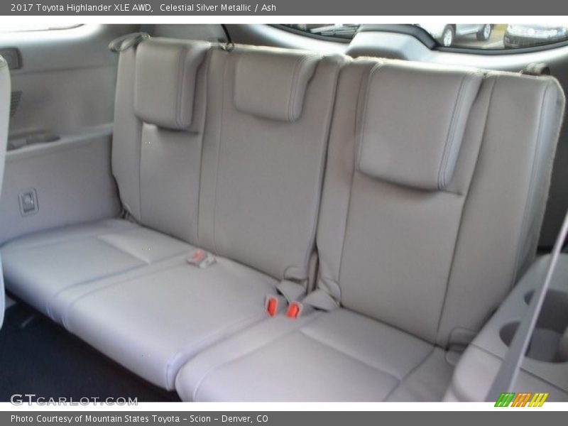 Celestial Silver Metallic / Ash 2017 Toyota Highlander XLE AWD