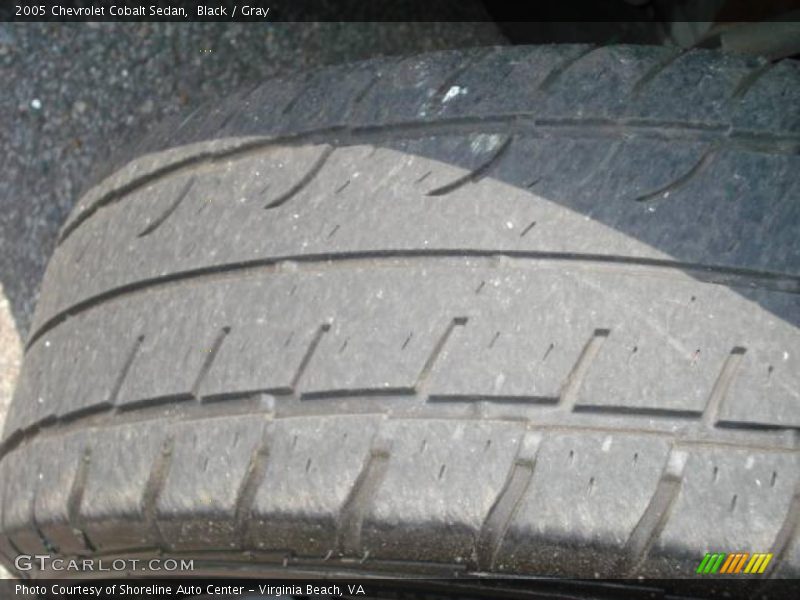 Black / Gray 2005 Chevrolet Cobalt Sedan