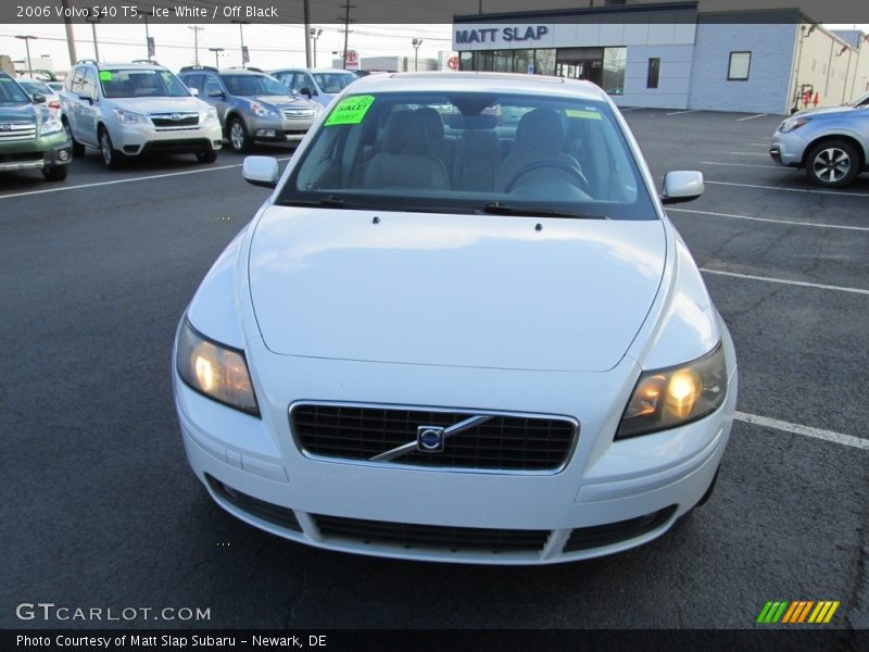 Ice White / Off Black 2006 Volvo S40 T5