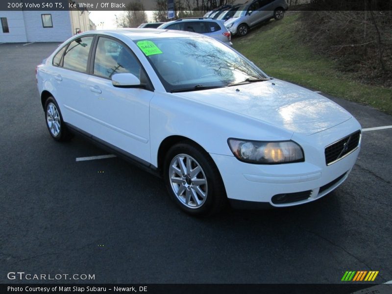 Ice White / Off Black 2006 Volvo S40 T5