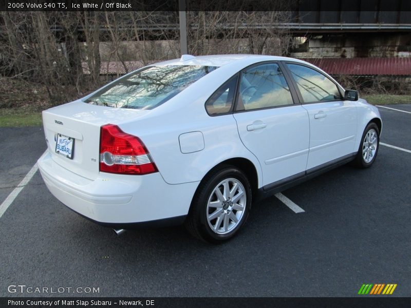 Ice White / Off Black 2006 Volvo S40 T5