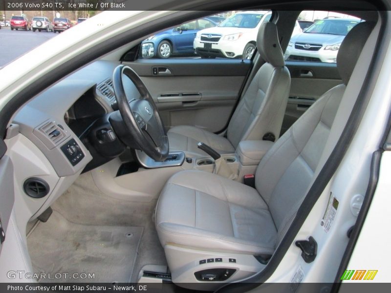 Ice White / Off Black 2006 Volvo S40 T5