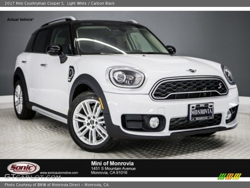 Light White / Carbon Black 2017 Mini Countryman Cooper S