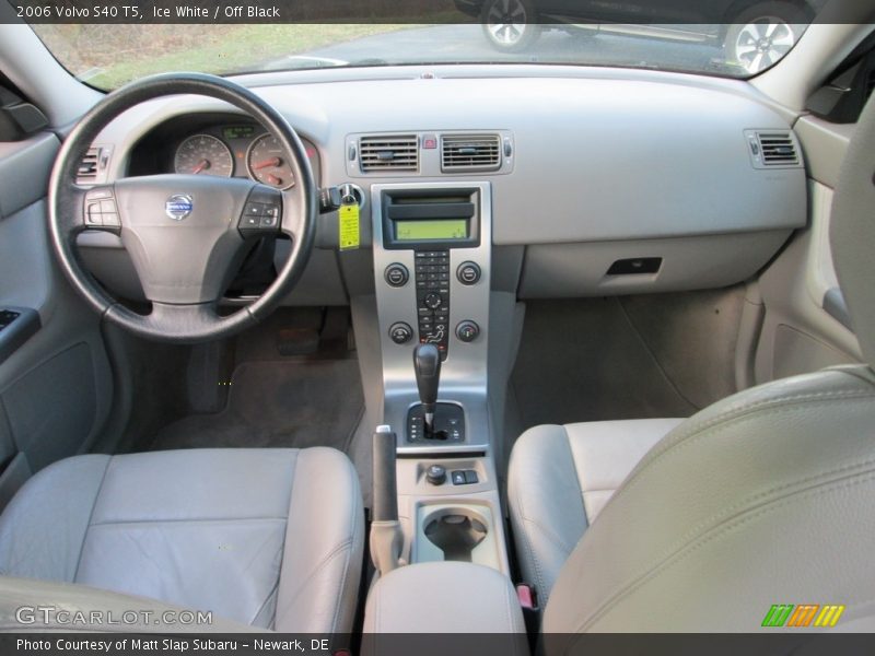 Ice White / Off Black 2006 Volvo S40 T5
