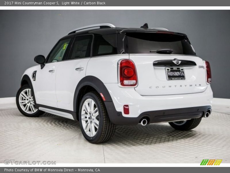 Light White / Carbon Black 2017 Mini Countryman Cooper S