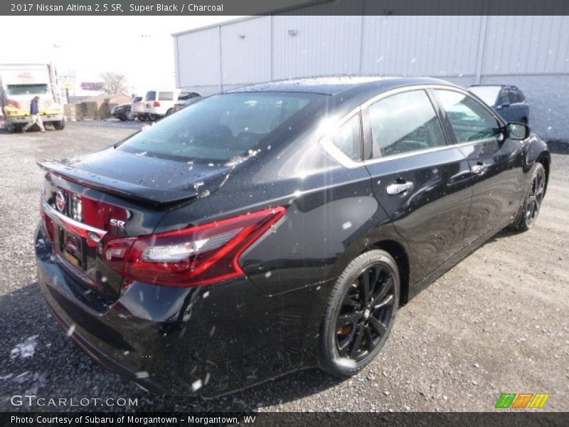 Super Black / Charcoal 2017 Nissan Altima 2.5 SR