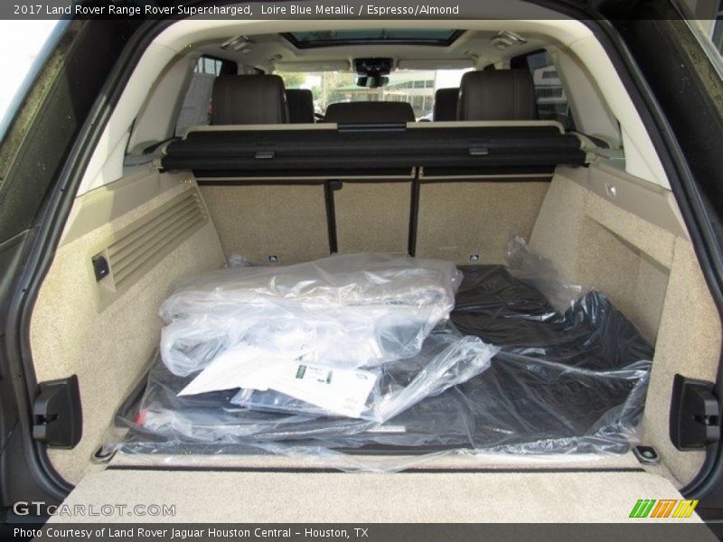 Loire Blue Metallic / Espresso/Almond 2017 Land Rover Range Rover Supercharged