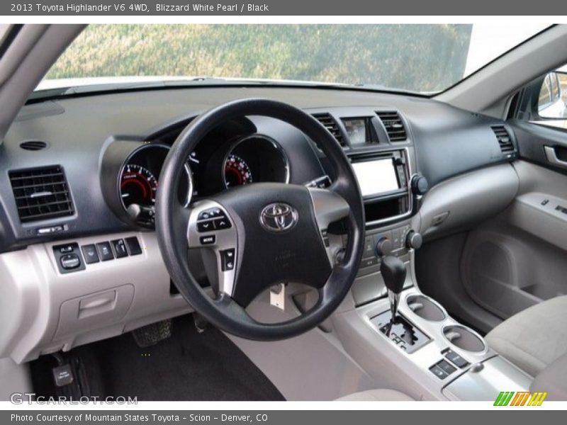 Blizzard White Pearl / Black 2013 Toyota Highlander V6 4WD