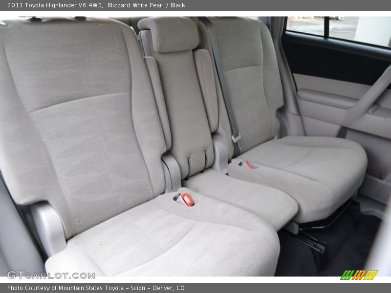 Blizzard White Pearl / Black 2013 Toyota Highlander V6 4WD