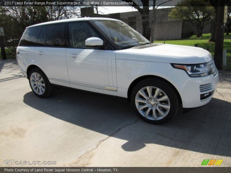 Fuji White / Espresso/Almond 2017 Land Rover Range Rover Supercharged