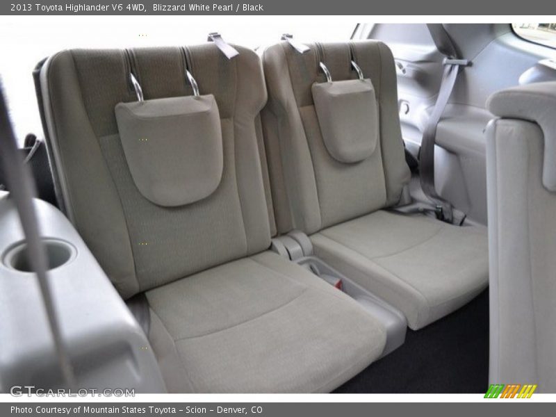 Blizzard White Pearl / Black 2013 Toyota Highlander V6 4WD