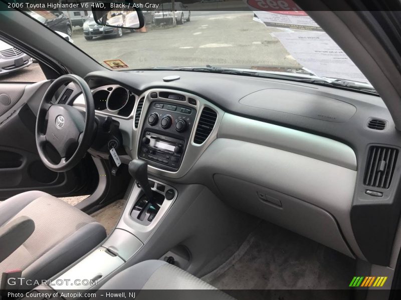 Black / Ash Gray 2006 Toyota Highlander V6 4WD