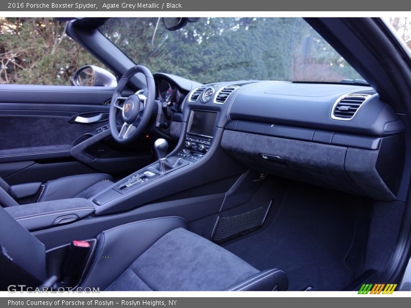 Dashboard of 2016 Boxster Spyder