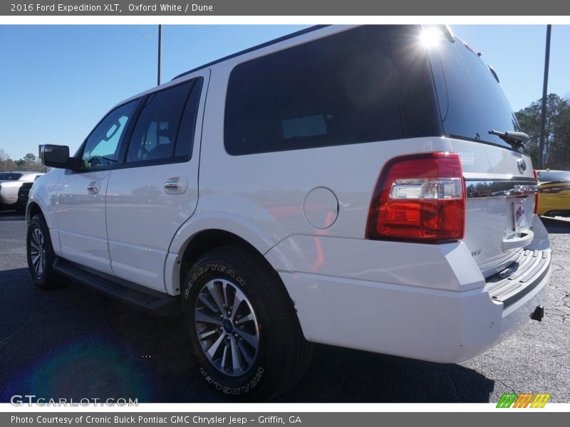 Oxford White / Dune 2016 Ford Expedition XLT