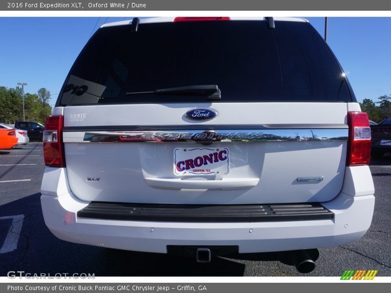Oxford White / Dune 2016 Ford Expedition XLT