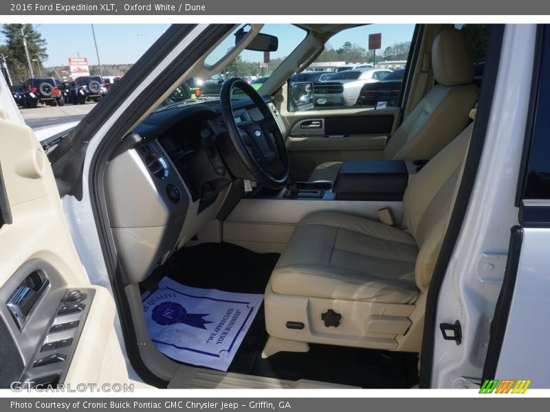 Oxford White / Dune 2016 Ford Expedition XLT