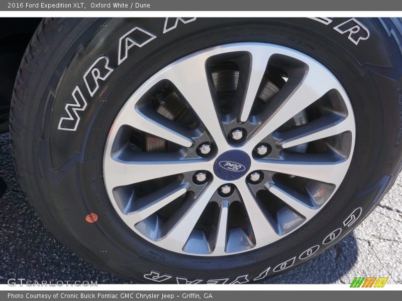 Oxford White / Dune 2016 Ford Expedition XLT