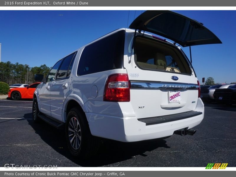 Oxford White / Dune 2016 Ford Expedition XLT