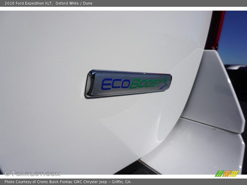 Oxford White / Dune 2016 Ford Expedition XLT