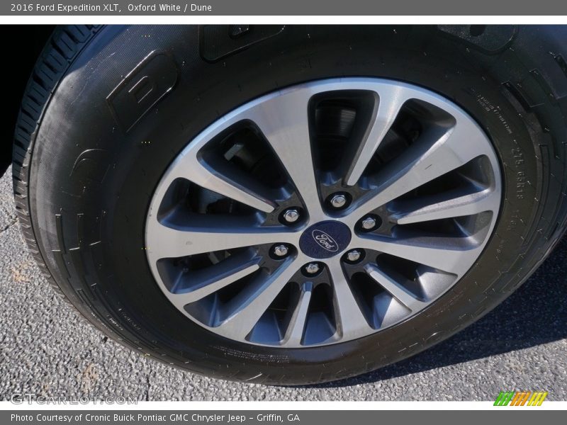 Oxford White / Dune 2016 Ford Expedition XLT