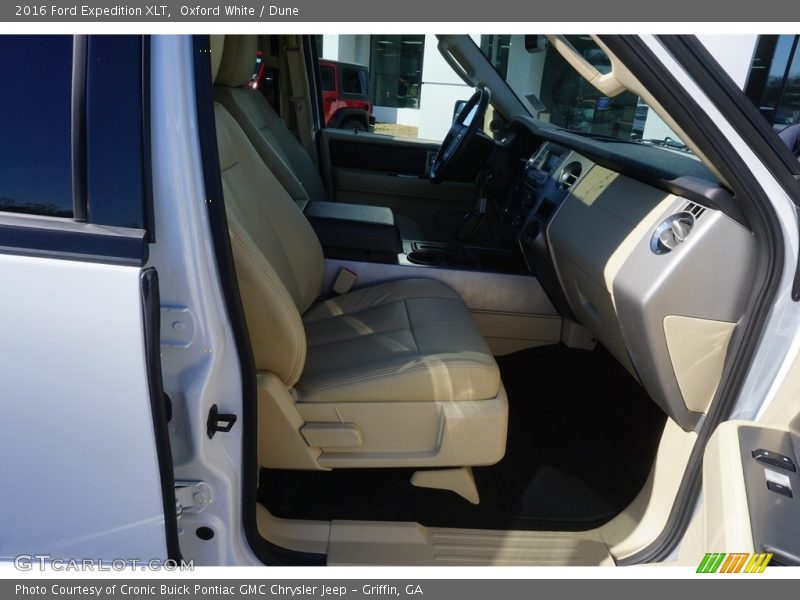 Oxford White / Dune 2016 Ford Expedition XLT