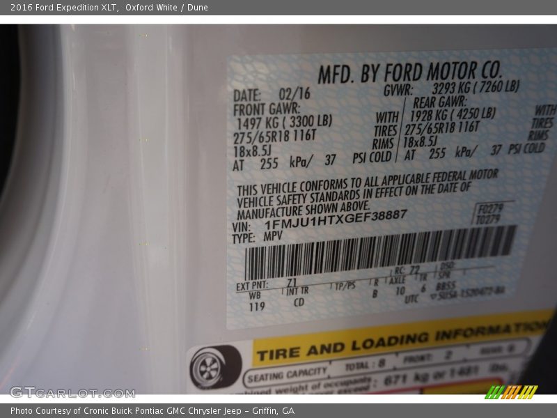 Oxford White / Dune 2016 Ford Expedition XLT