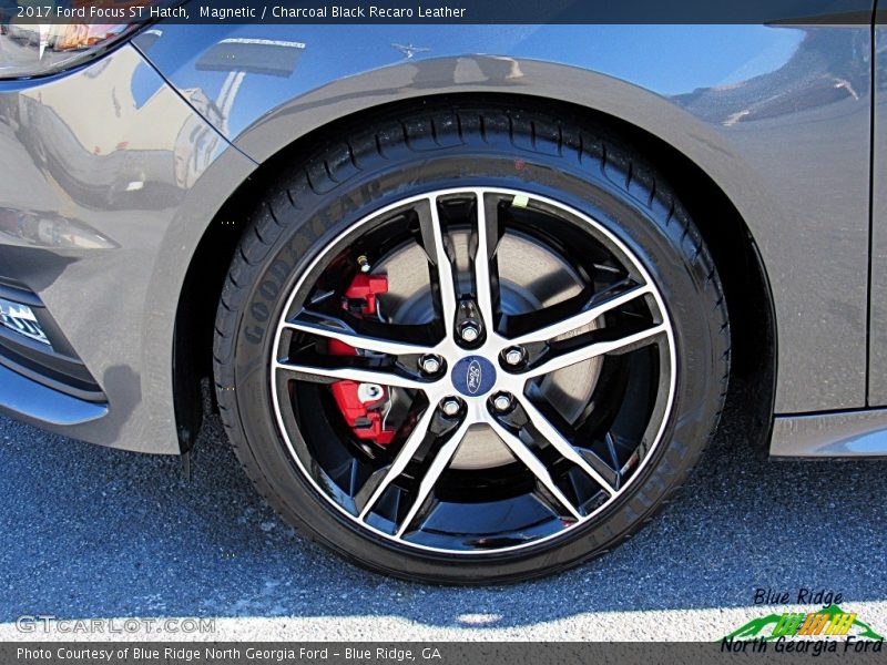 Magnetic / Charcoal Black Recaro Leather 2017 Ford Focus ST Hatch