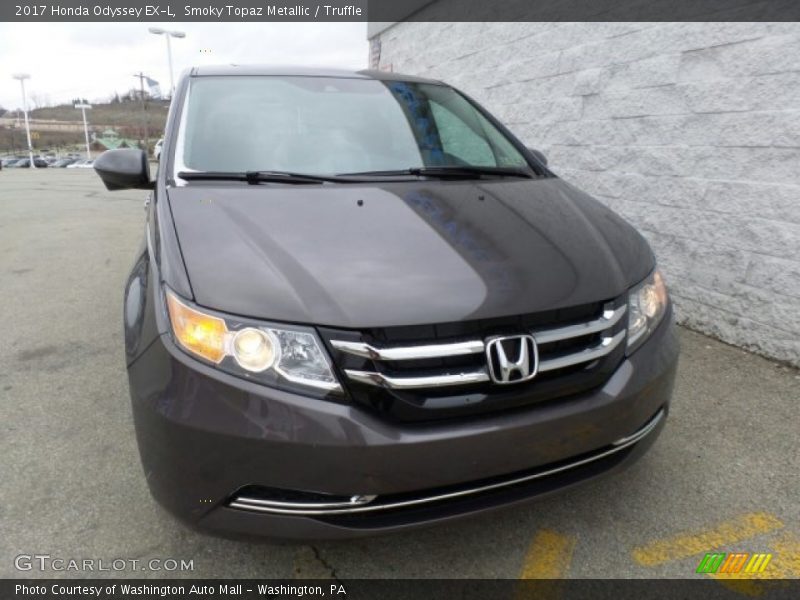 Smoky Topaz Metallic / Truffle 2017 Honda Odyssey EX-L